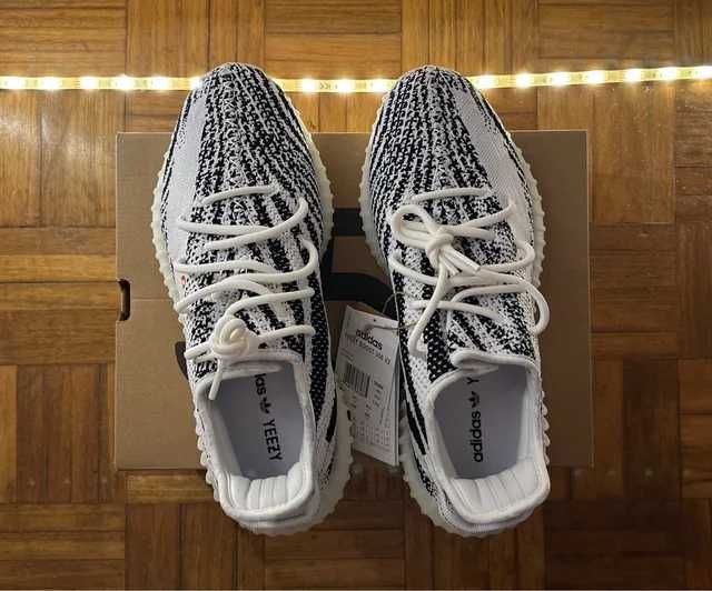 Buty adidasYeezy 350 V2 Zebra sportowe rozmiar.43