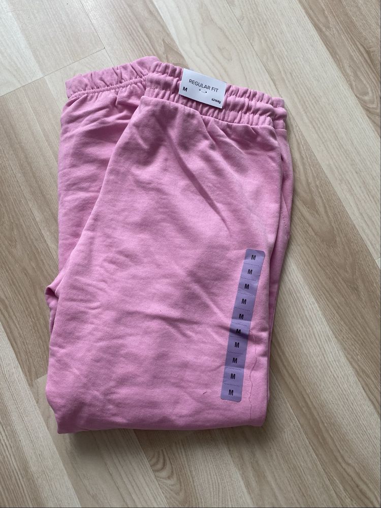 Damskie spodnie dresowe regular fit rozmiar M nowe z metką  Sinsay