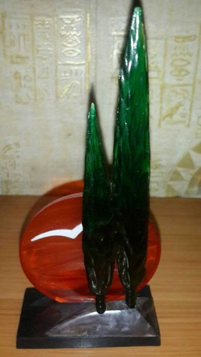 Пластикові фігурки та статуетки