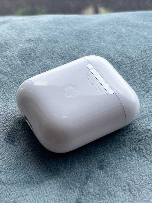 Оригінал AirPods 2 є чек і гарантія, повний комплект