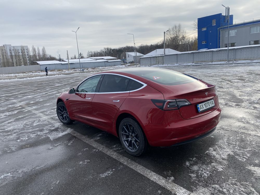 Продам  Tesla Model 3