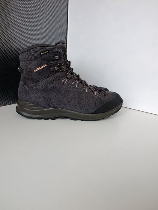 Жіночі трекінгові черевики Lowa gore-tex