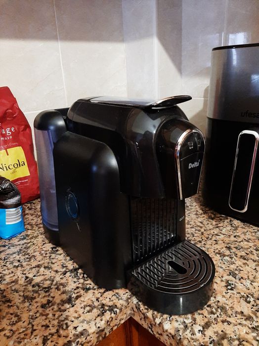Máquina de café Delta Qool