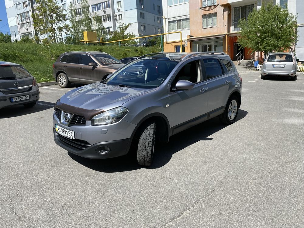 Продам NISSAN Qashqai +2