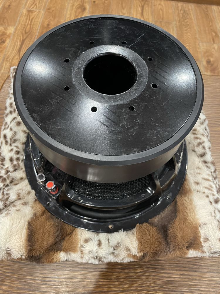 Glosnik subwoofer samochodowy Gladen SQL 12 Extreme 1300W RMS