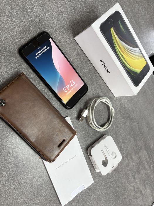 iPhone SE 2 gen. 2020 - komplet - stan bdb - szklo - 100% sprawny