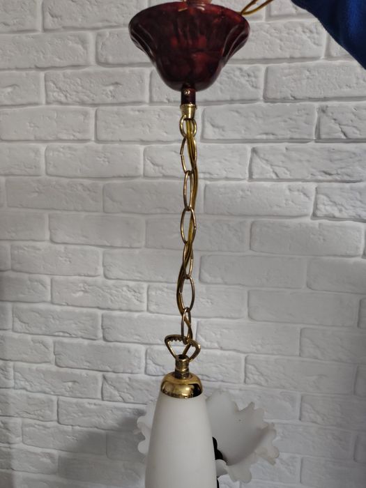 Люстра підвісна.