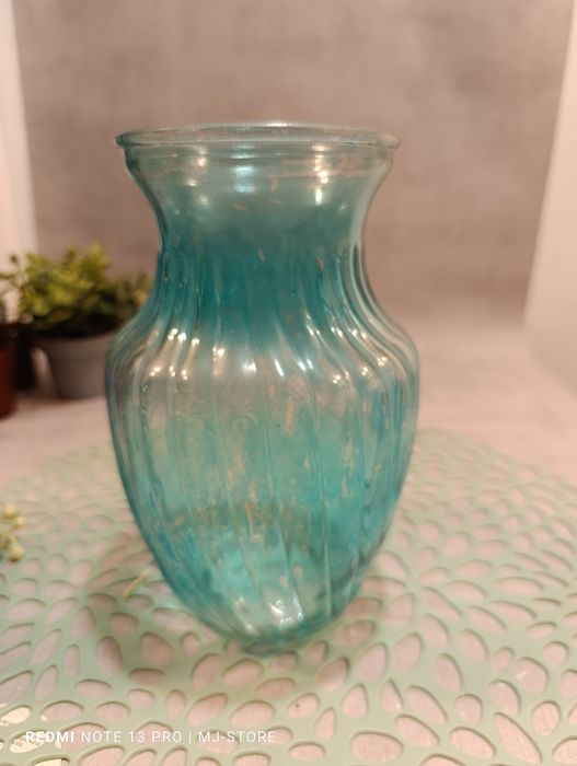 Szklany wazon ozdoba