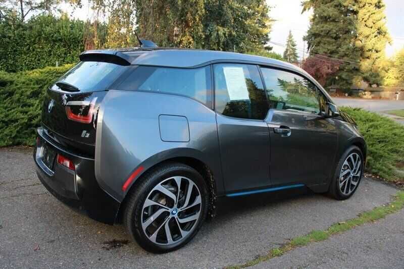 2017    BMW   i3