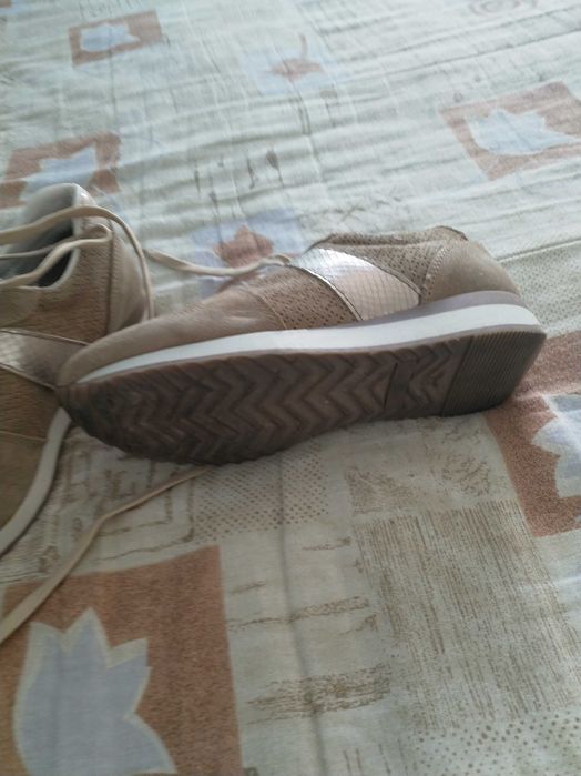 Sapato em pele tamanho 36