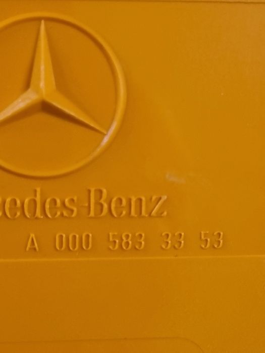 Аварійний ліхтар Мерседес Бенц, А 000 583 33 53
А 000 583 33 53