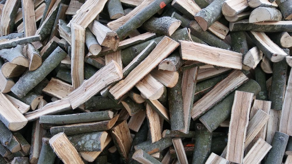 Drewno opałowe do pieców kaflowych i centralnych