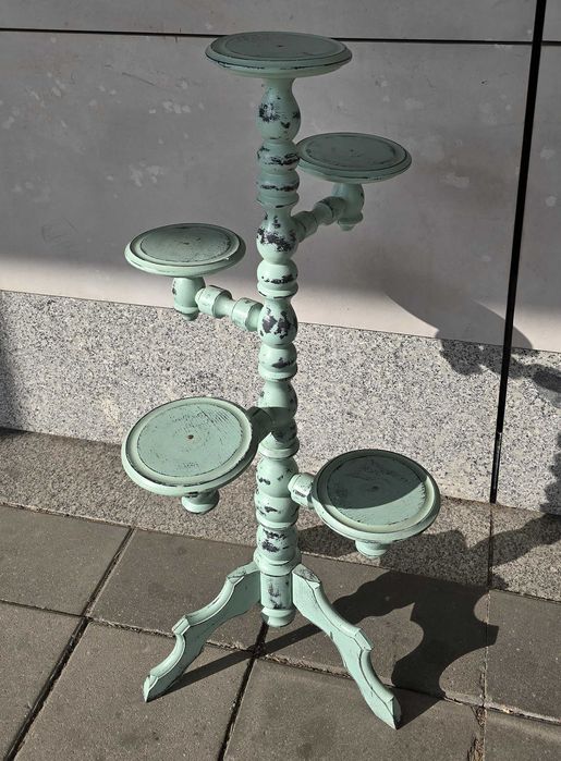 Kwietnik drewniany, stylowo przecierany na vintage / retro