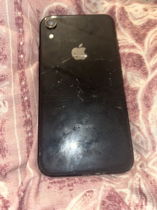 продам телефон iphone xr 64gb black rsim