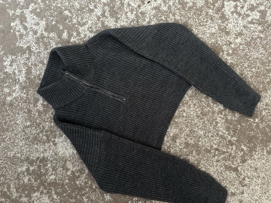 Вкорочений сірий графітовий светр