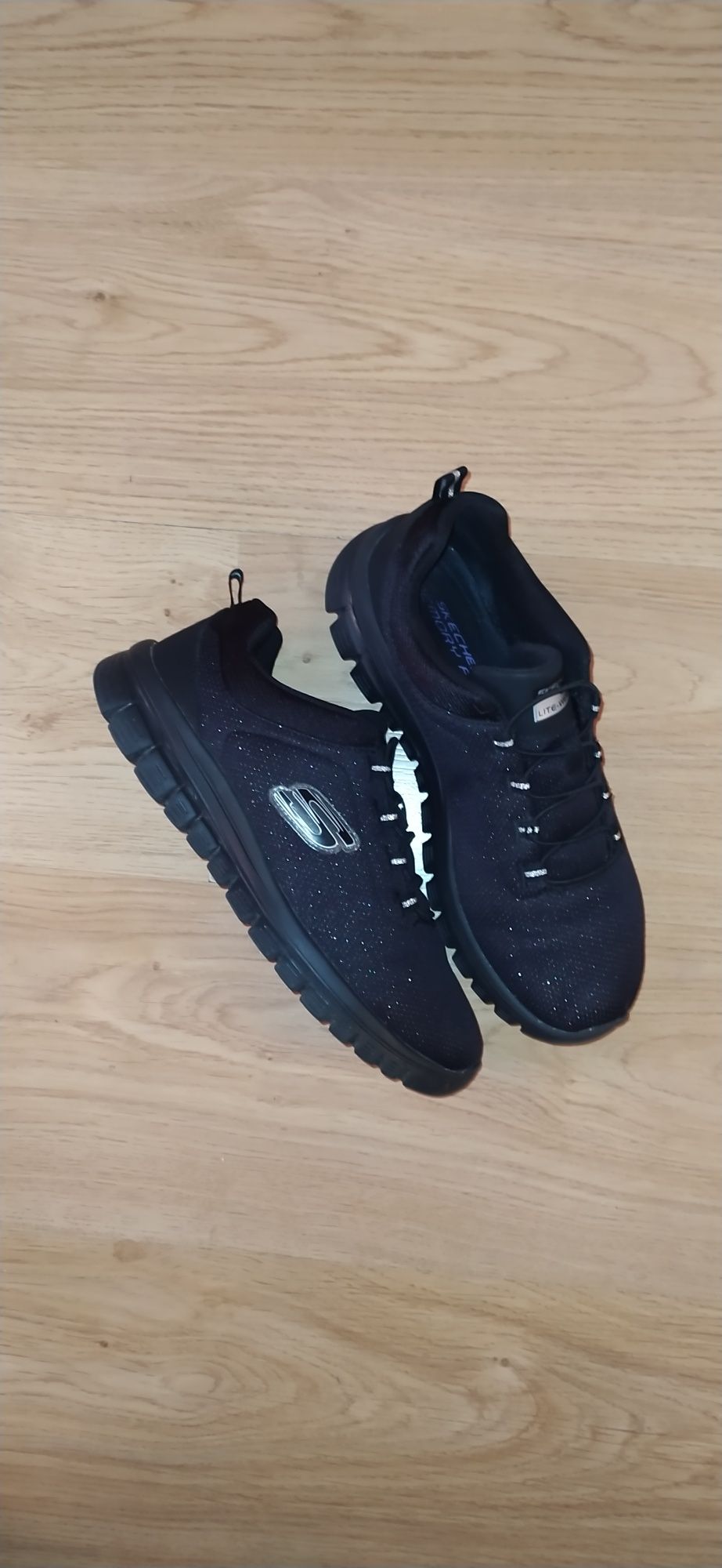 Кросовки Skechers  с блёстками р.39 оригинал
