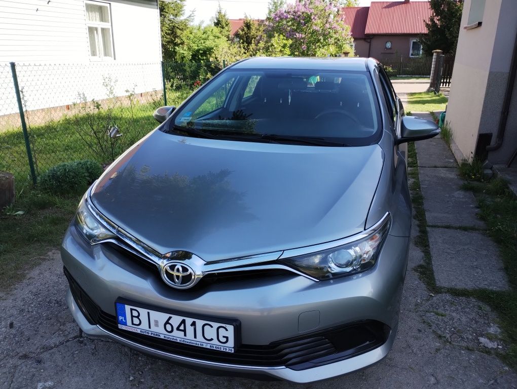 Toyota Auris serwisowana do teraz