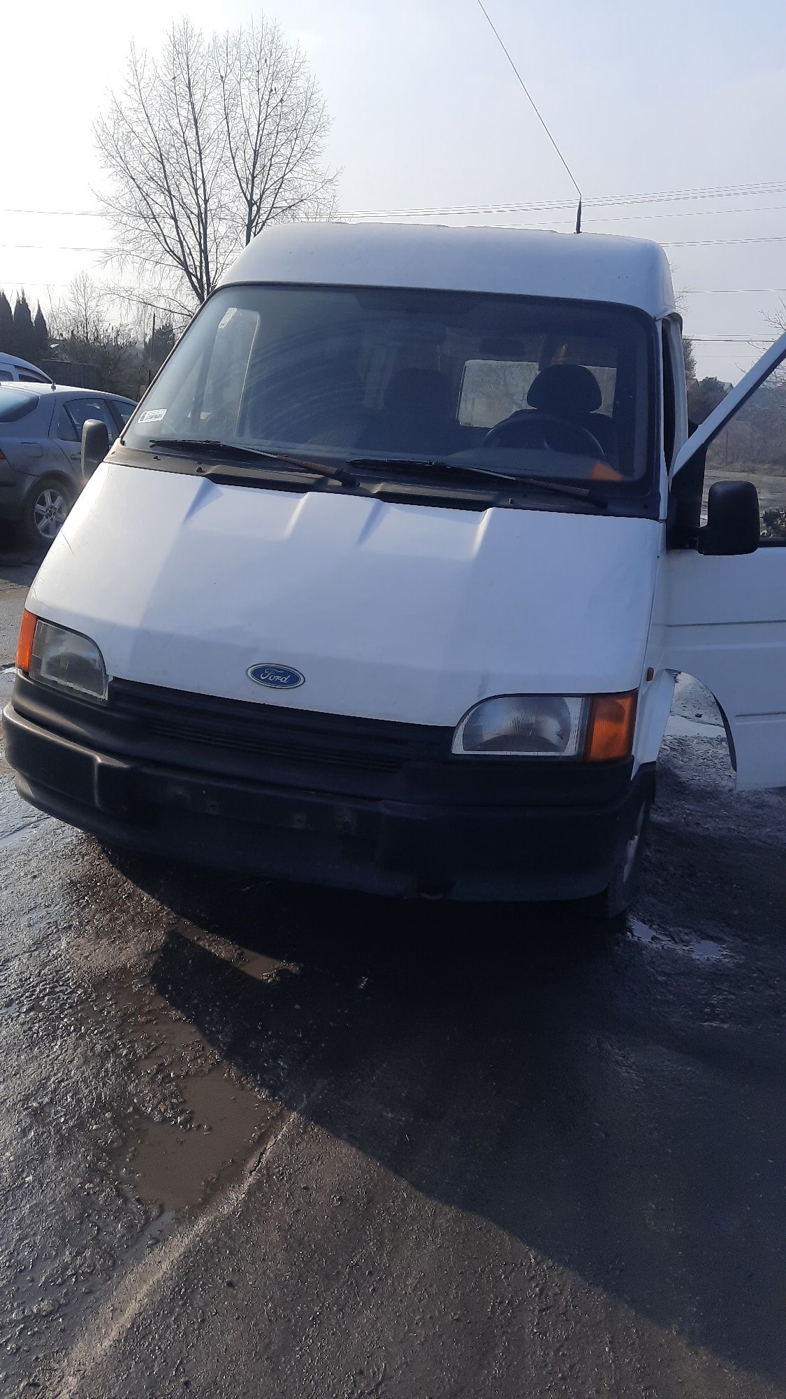 Drzwi most licznik silnik 2,5 Ford Transit 100  1992 rok części