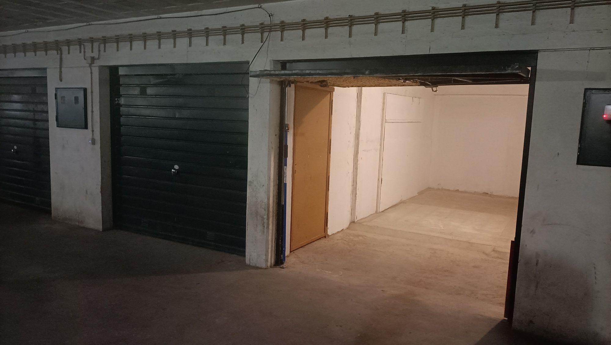 Garagem  fechada em condomínio fechado  em aradas, Aveiro