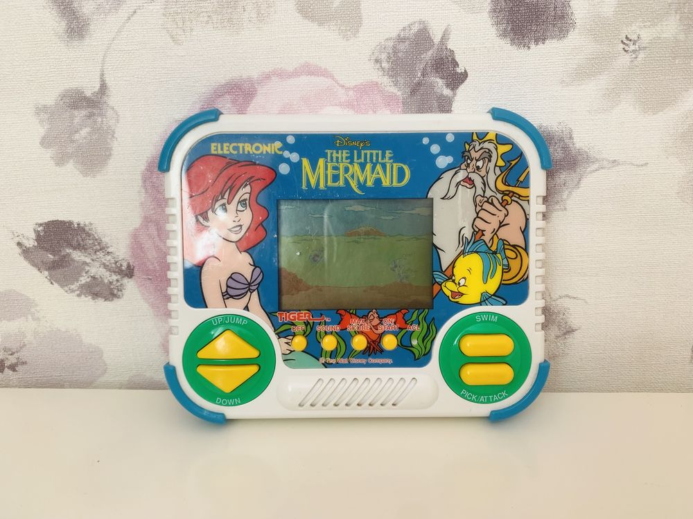 Tiger Electronics gra elektroniczna Mała Syrenka vintage