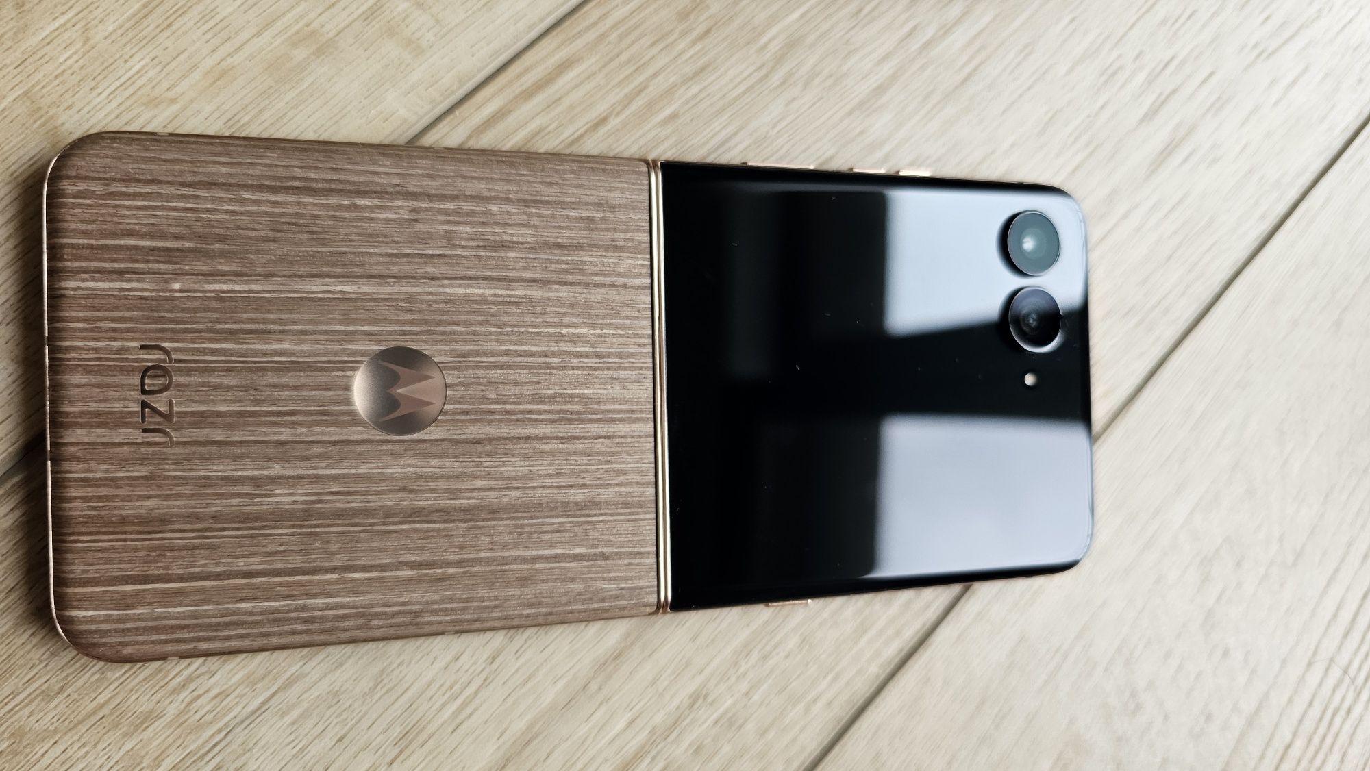 Motorola RAZR 60 Ultra 16/512