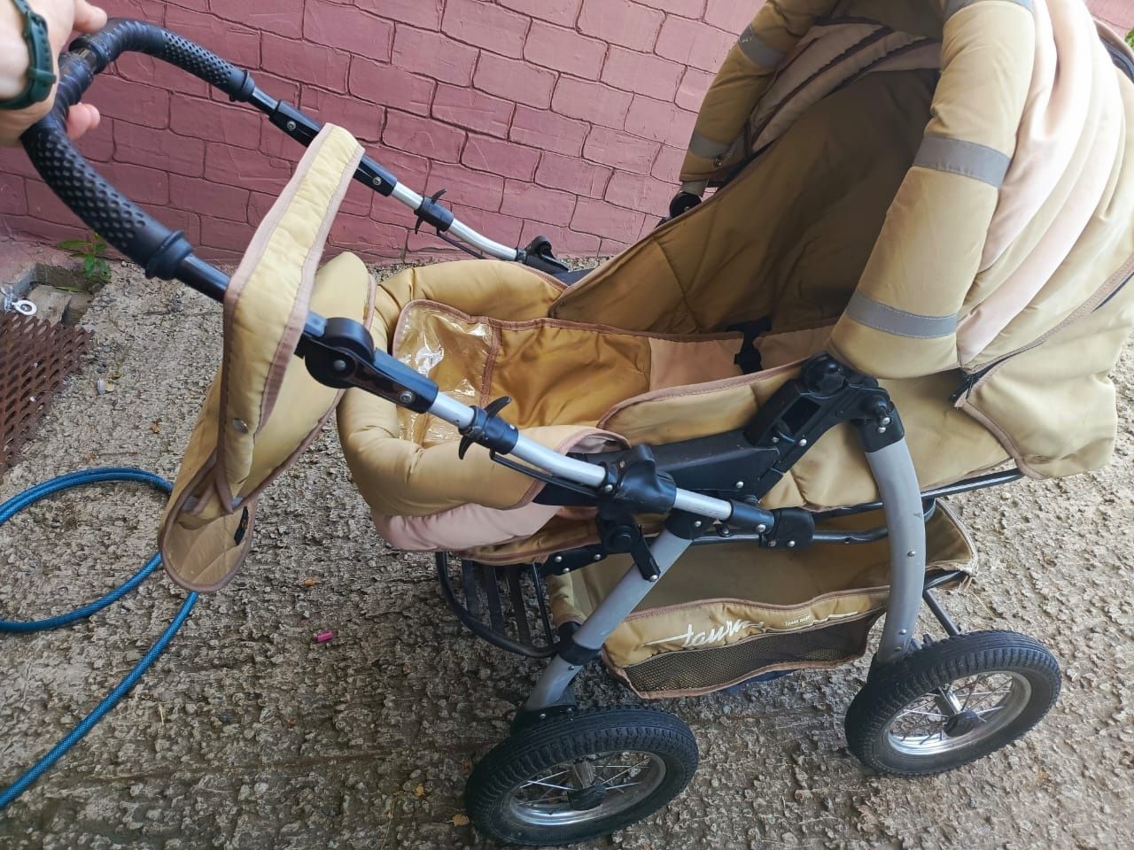 Віддам дитячу коляску