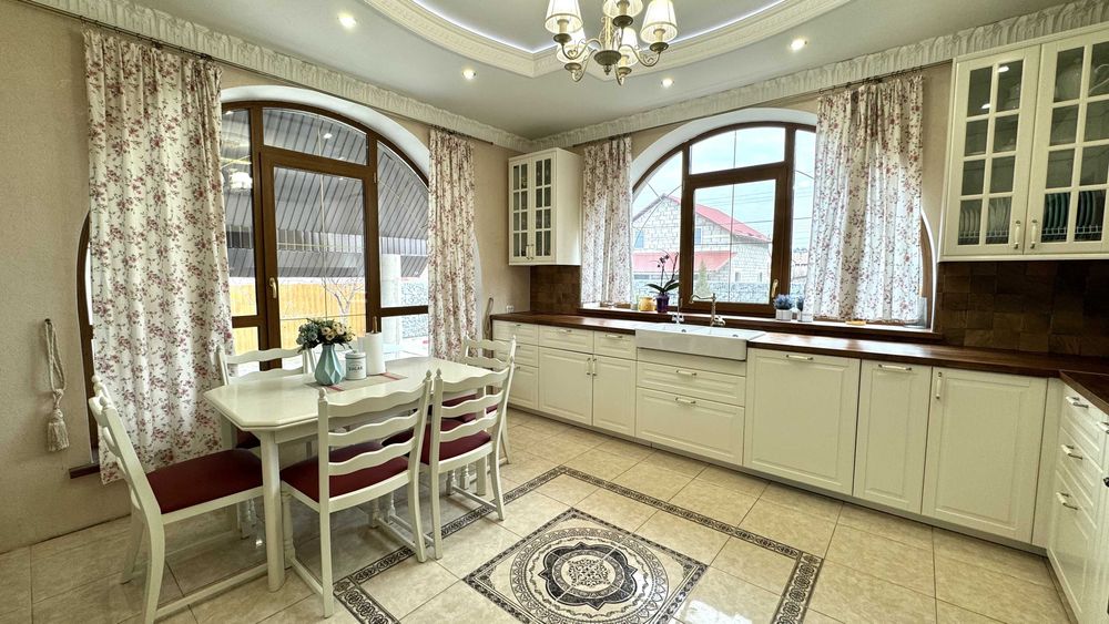 Просторий будинок з каміном! Бомбосховище. Ремонт, ландшафт.