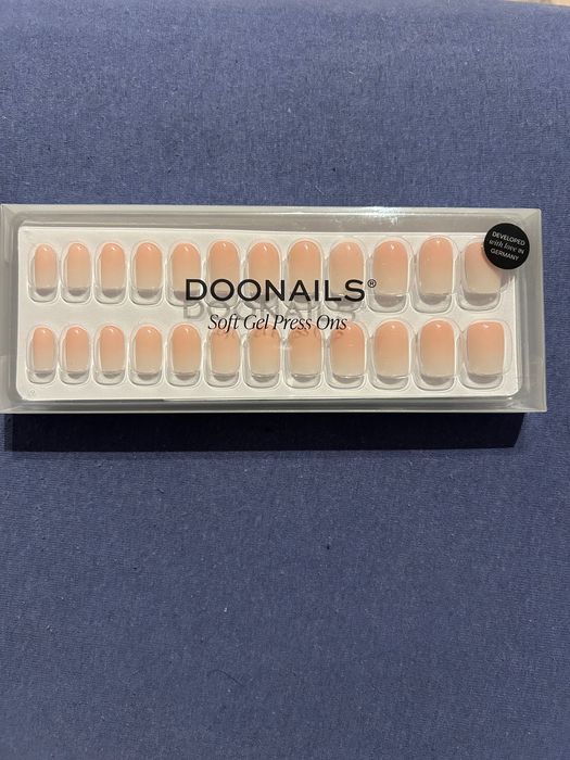 Naklejane tipsy Doonails