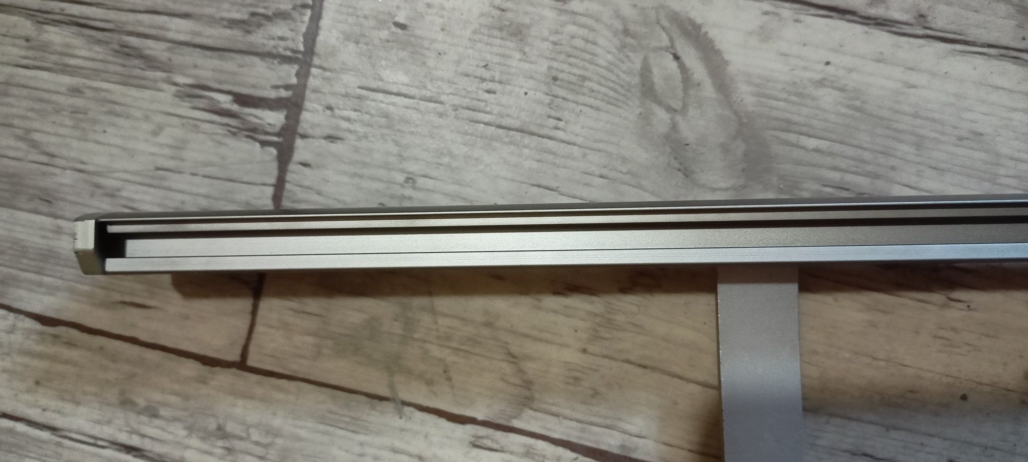 Karnisz aluminiowy na ok. 283cm, 180 i 169cm