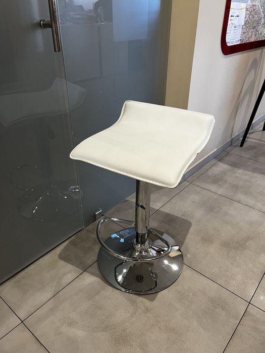 Hoker biały ekoskóra