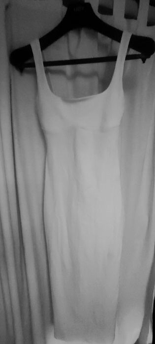 Vestido branco cintado