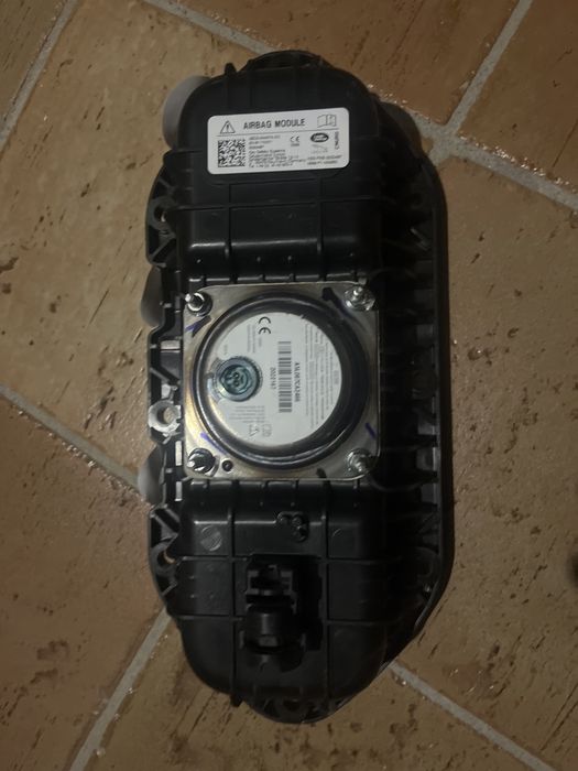 Jaguar iPace airbag passageiro e airbag capot