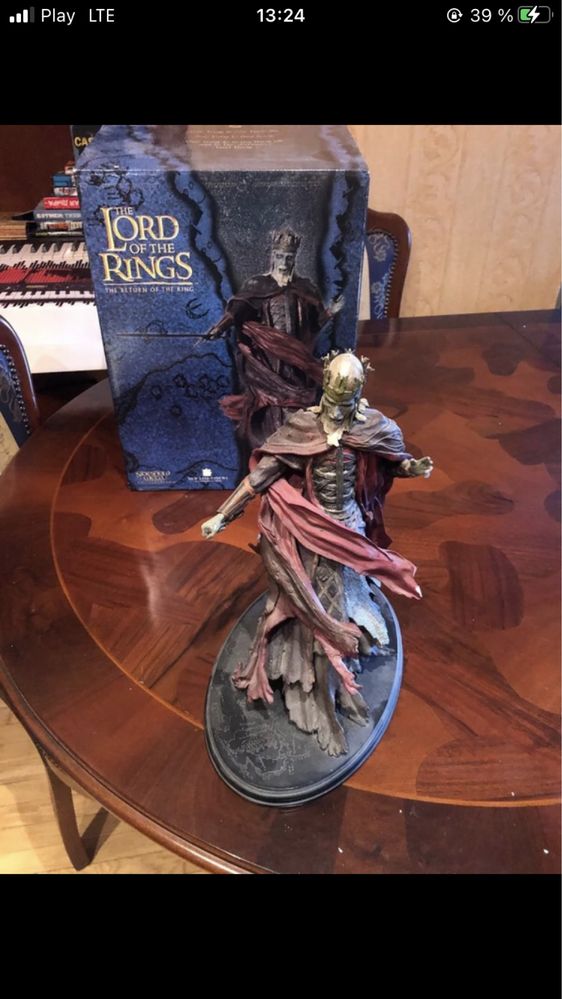 Lord of the Rings King of the Dead Sideshow Weta Polystone Statue