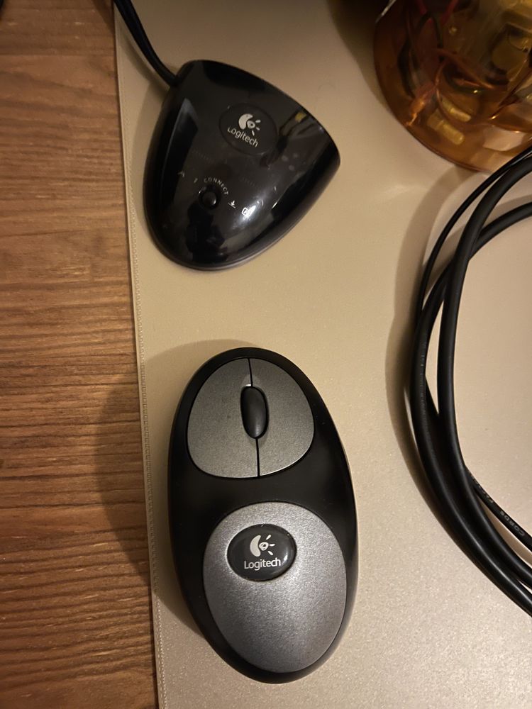 Computador LG com monitor Samsung e rato Logitech