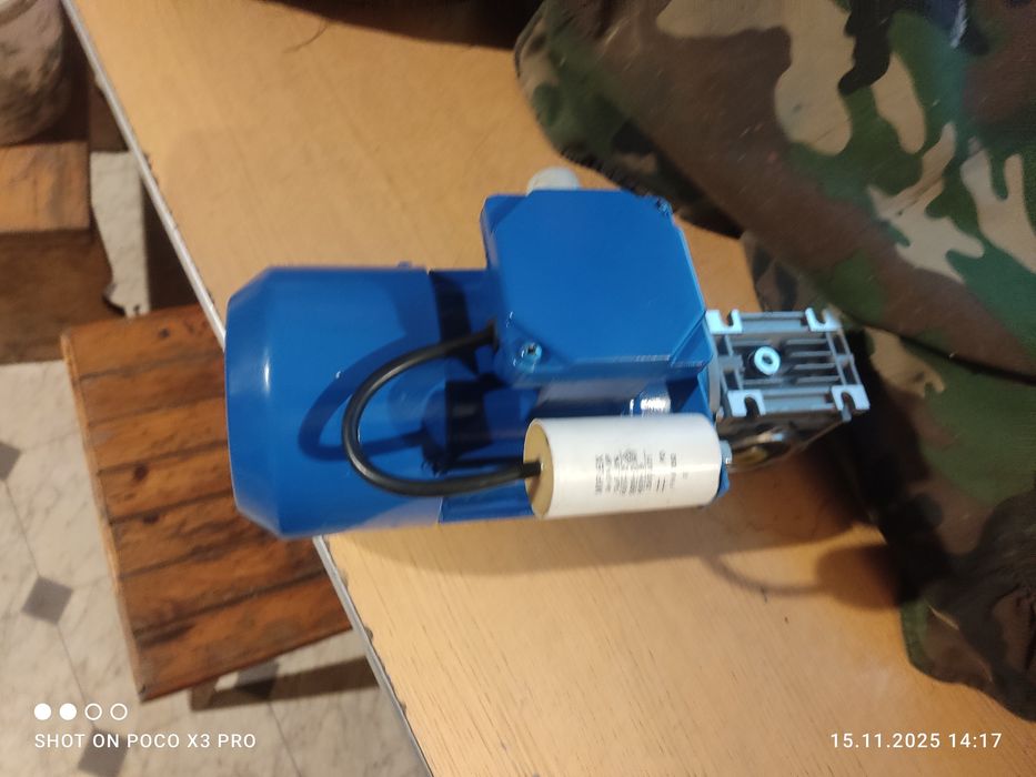 motoreduktor napęd do pieca 0 18 kw 2,5 obrota 230  v