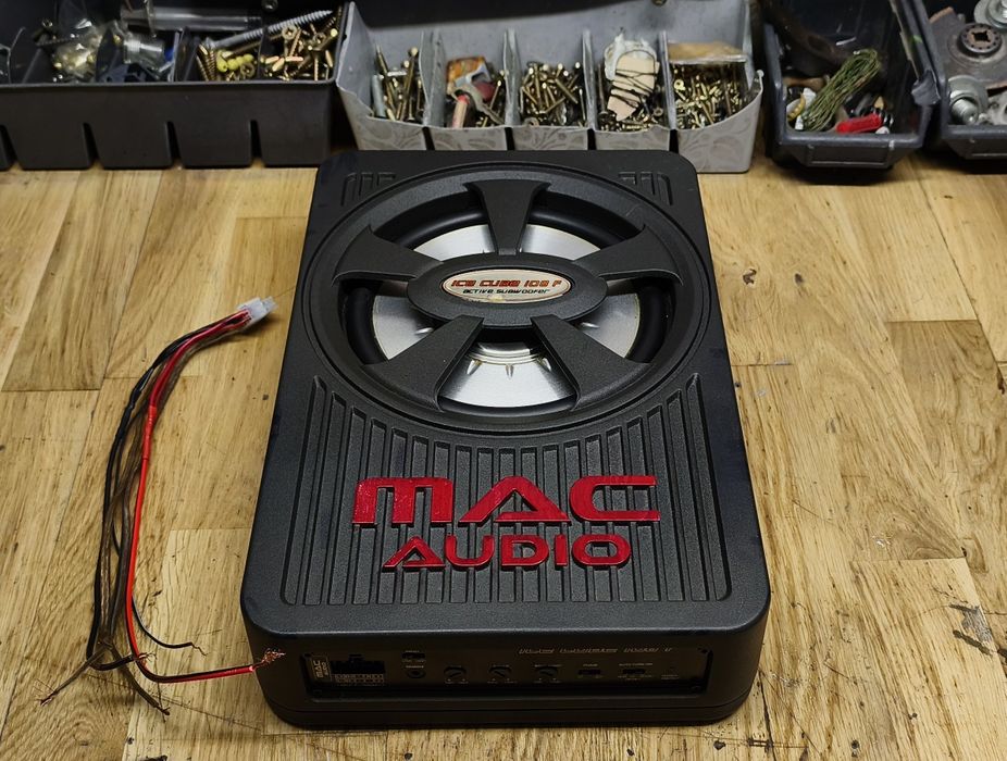 Subwoofer aktywny pod siedzenie Płaski Mac Audio Ice Cube 108f 200rms