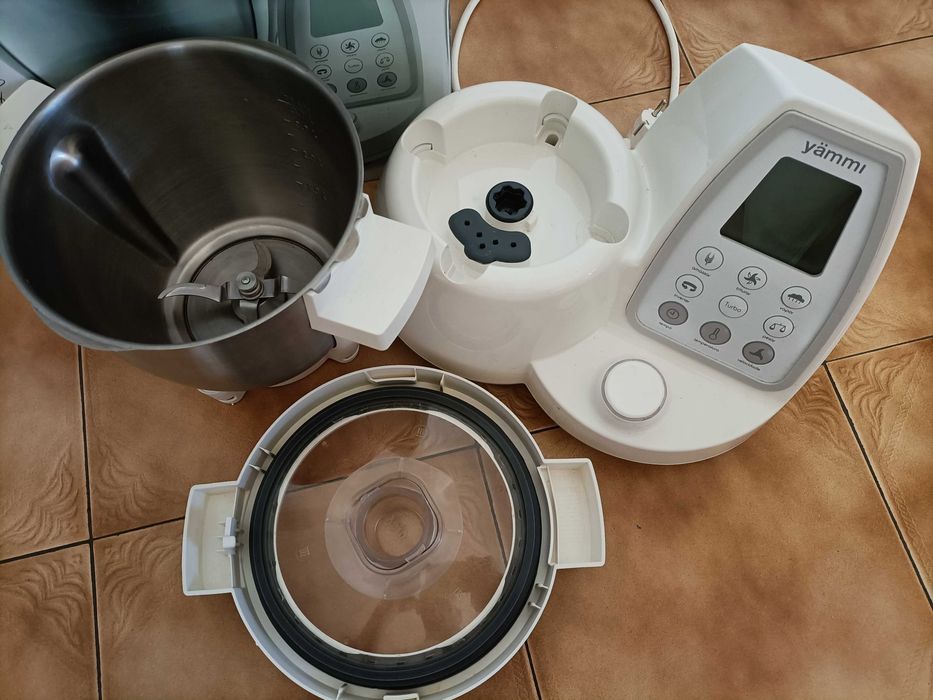 Robô de cozinha YÄMMI 2 XL white com vários utensílios