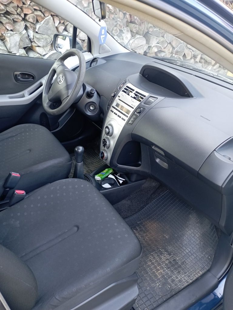 Toyota Yaris 2006 r poj. 1.0 klima