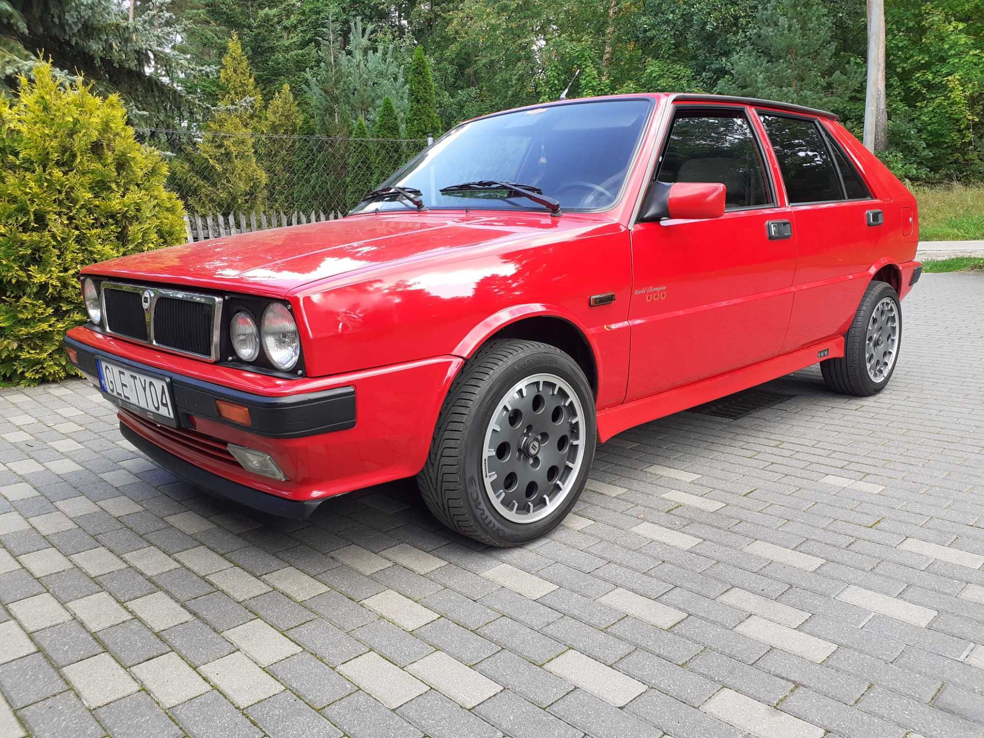 LANCIA  DELTA PIĘKNA jak nowa 100% lakier oryginalny