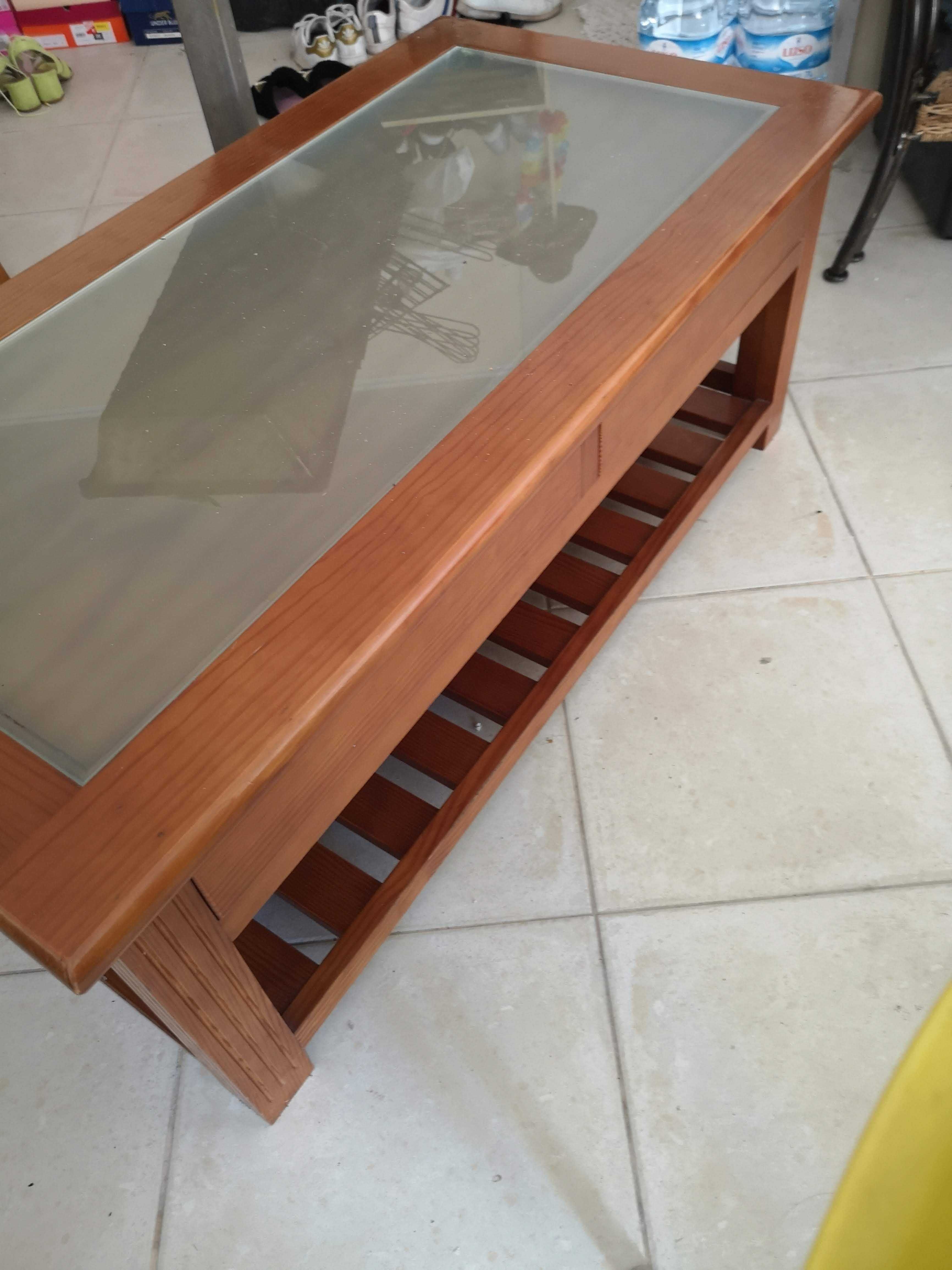 Mesa de centro de sala ou móvel tv