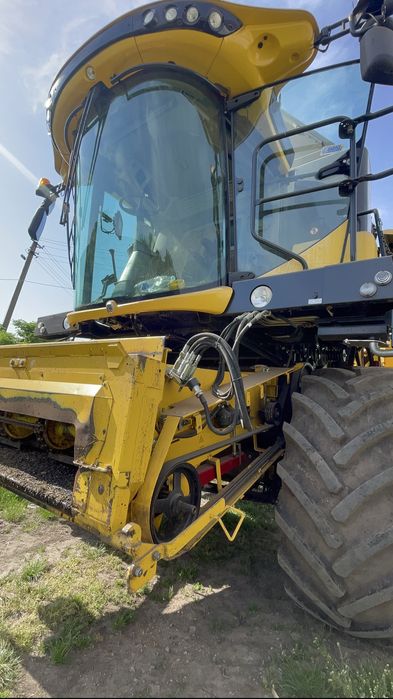 Продам комбайн в гарному стані New Holland cx 6.90