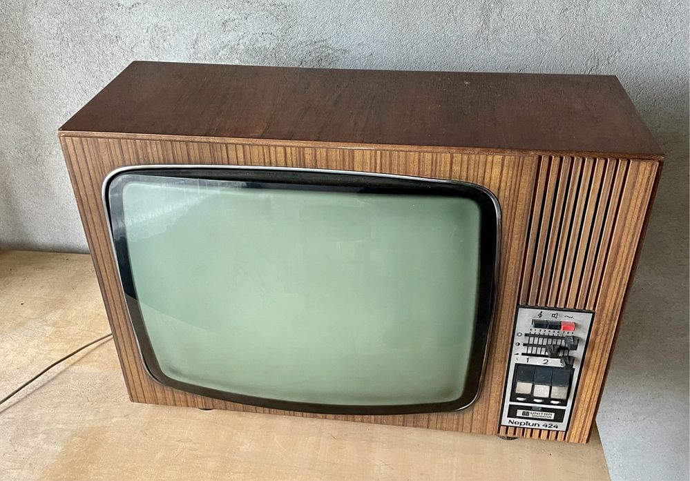Neptun 424 TV Retro