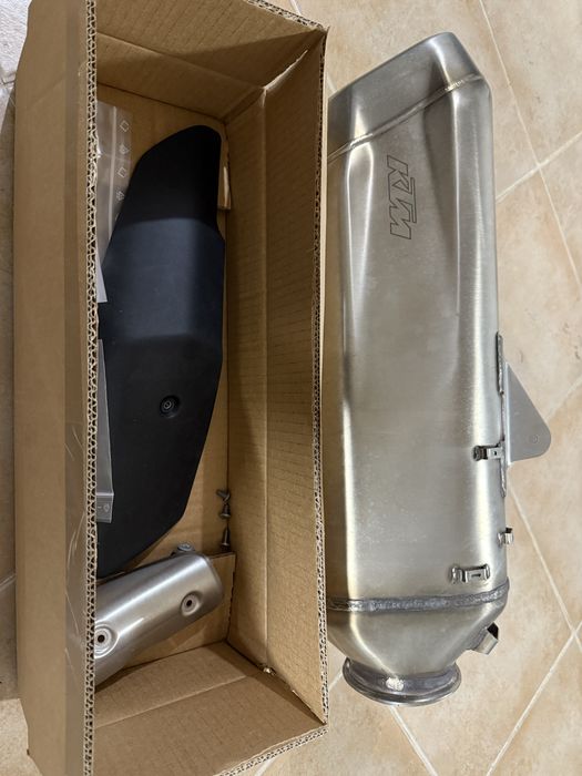 Material KTM Super Adventure S 2024