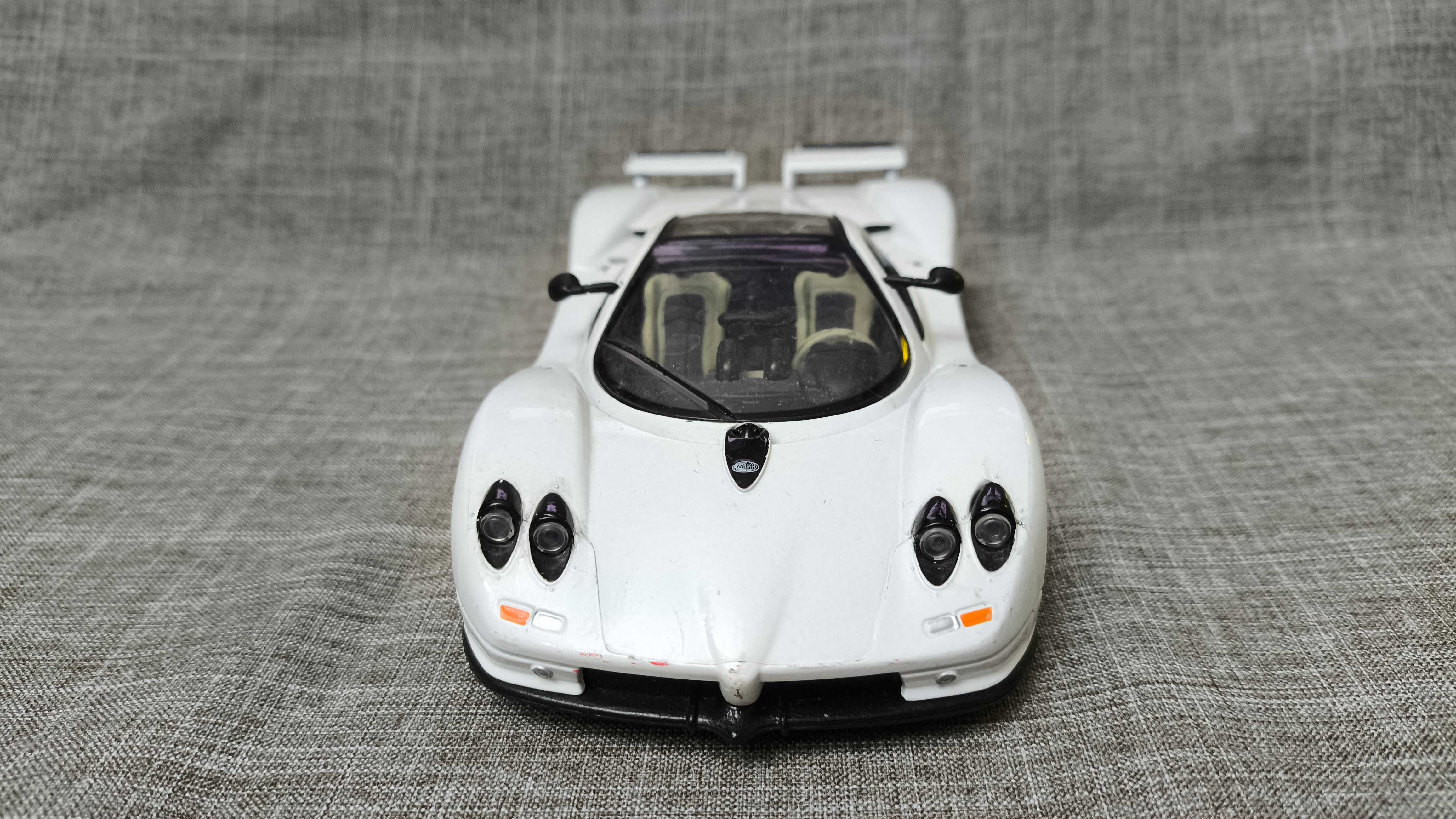 Модель Pagani Zonda C12 1/24 Motormax