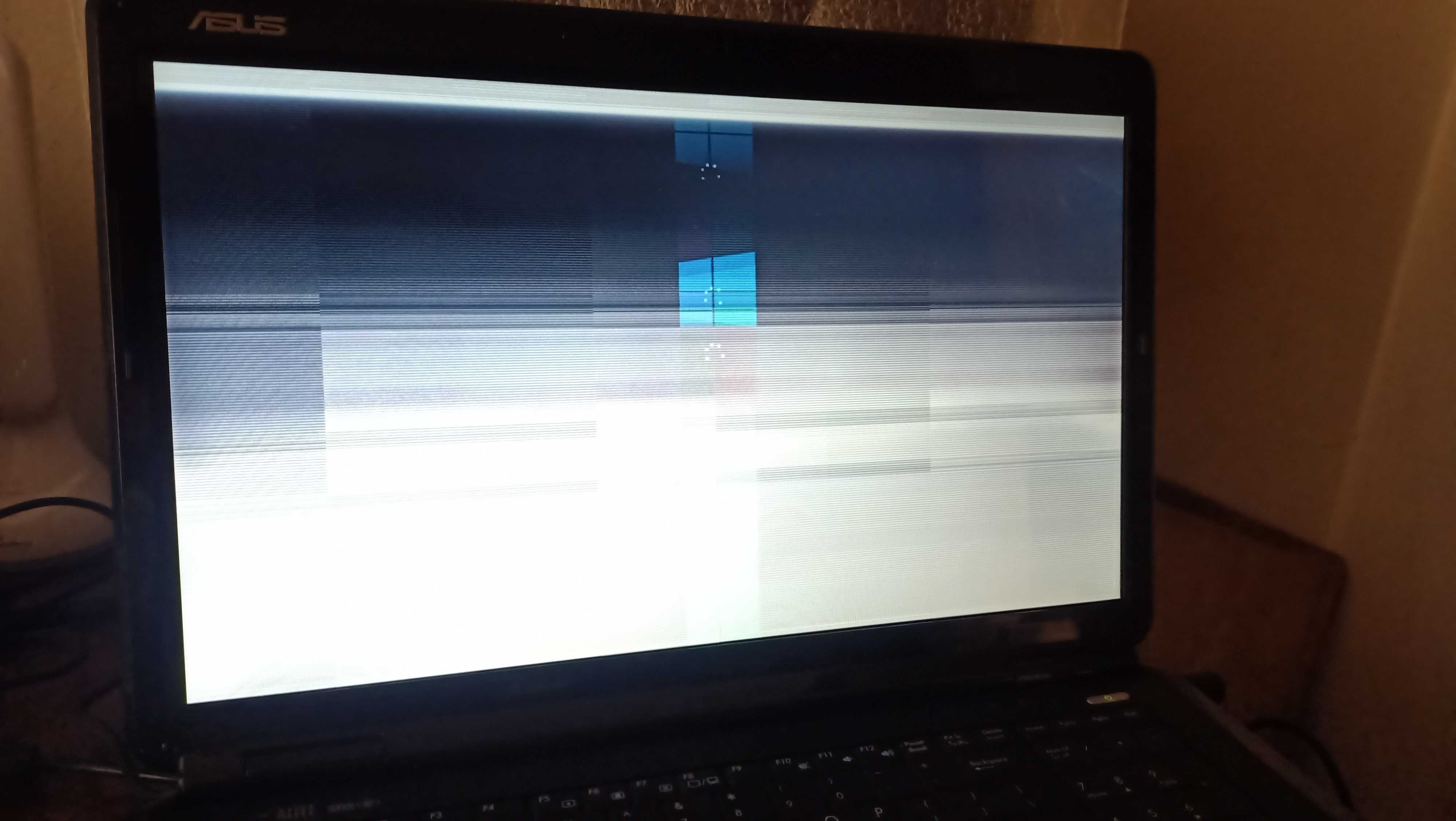 Laptop Asus K70IO 17,3" IntelCore 2 Duo, RAM 4GB, HDD320 GB
