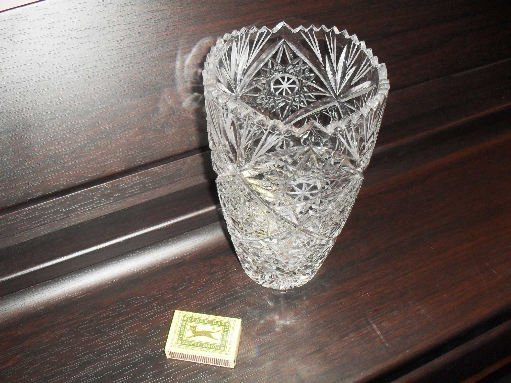 Kryształowy wazon szlifowany na duży bukiet kwiatów glamour