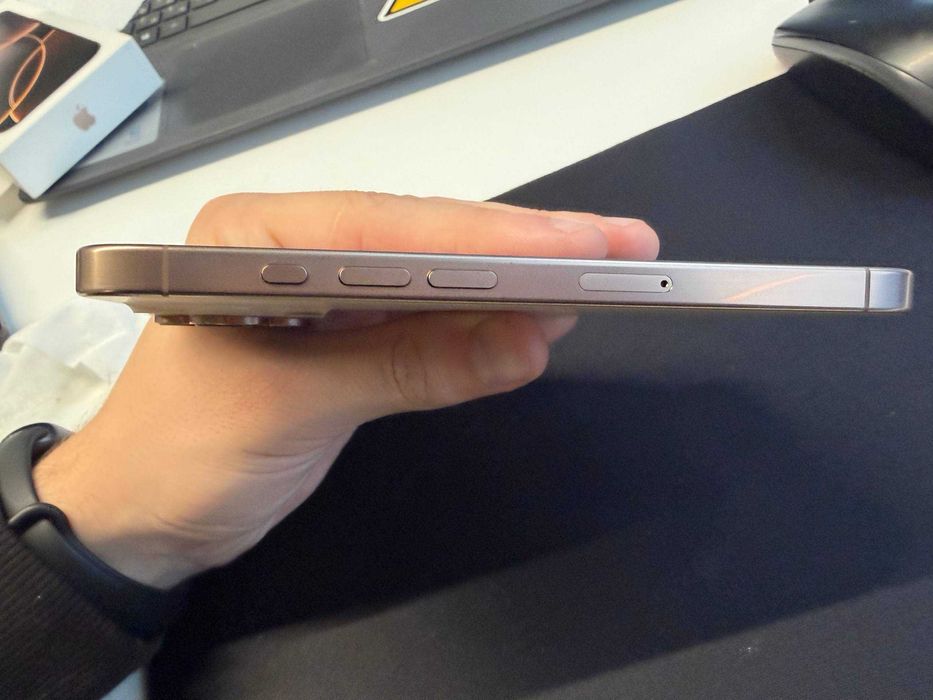 iPhone 16 Pro 256 GB Desert Titanium • Ідеальний стан