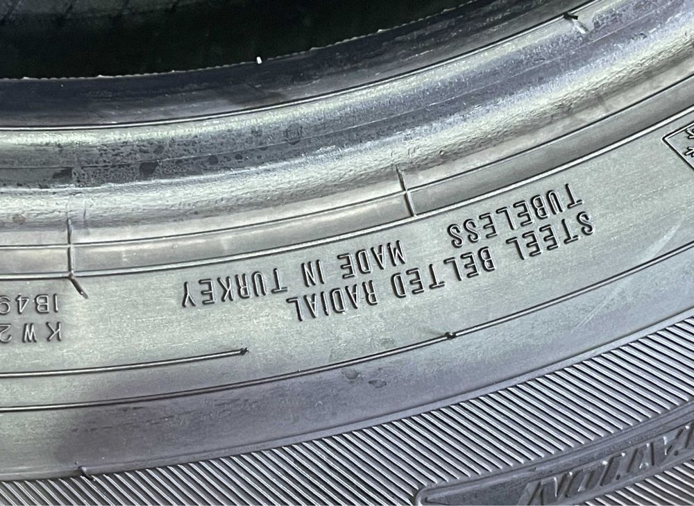 Автошини колеса резина 225/65 R17 Falken 2021 рік зимові