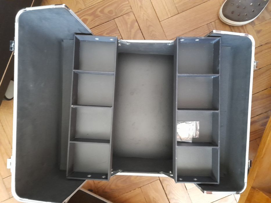 Trolhei mala para maquilhagens ou material cabeleireiro