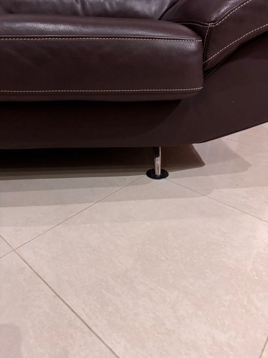 Sofá de Pele Semi-novo